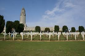 Les cimetières militaires : lexemple du site mémoriel de Douaumont